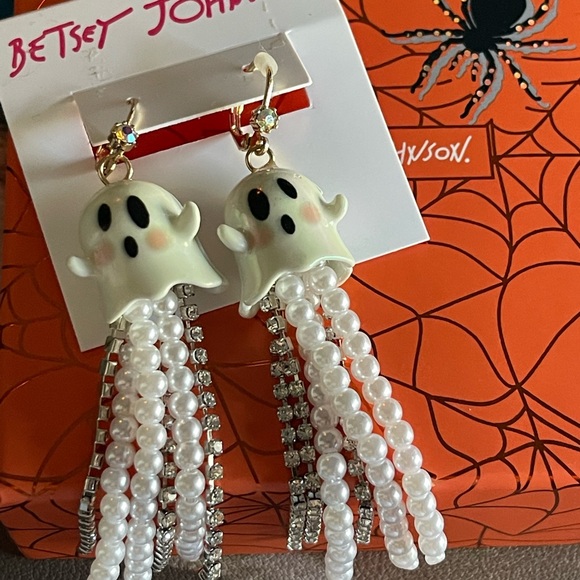 Betsey Johnson Jewelry - Betsy Johnson Earings .